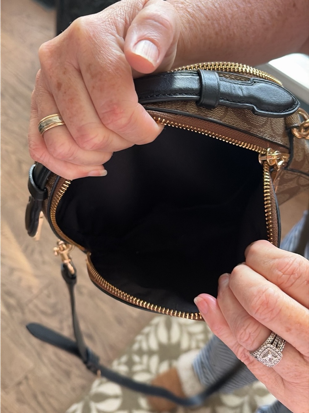 Coach Signature Small Dome Crossbody Bag Serena satchel - Picture 2 of 6